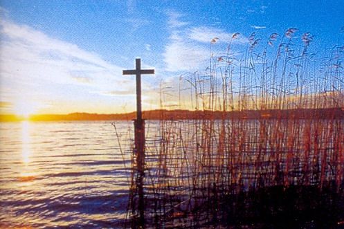 Крест в Штарнбергском озере, возле замка Берг-место гибели Людвига II [Неизвестен]