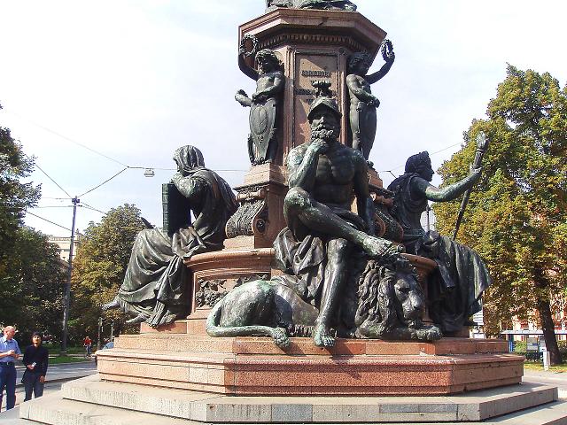 Памятник Максимилиану II-фрагмент [Анатолий Новак]