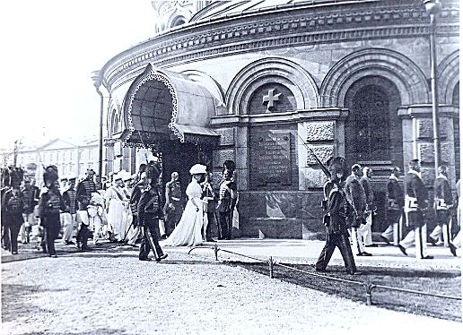 Крестный ход вокруг храма Воскресения Христова, Восточный фасад здания, 1907 [Неизвестен]