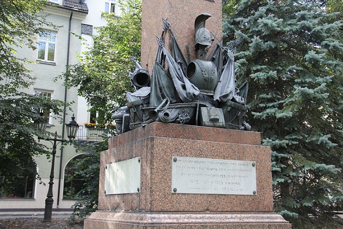Памятник Барклаю де Толли, фрагмент [Анатолий Новак]